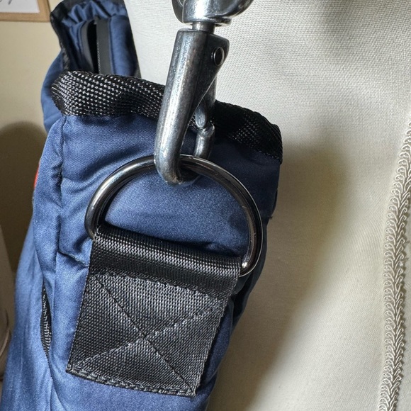 Pretty Rugged navy puffer bag crossbody adjustable for shoulder
Great condition - Picture 11 of 12